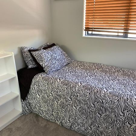 Double Room With Shared Bathroom Auckland Exterior photo