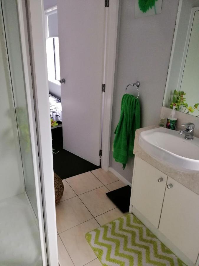 Double Room With Shared Bathroom Auckland Exterior photo