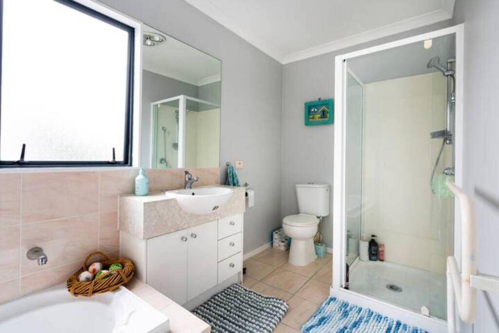 Double Room With Shared Bathroom Auckland Exterior photo