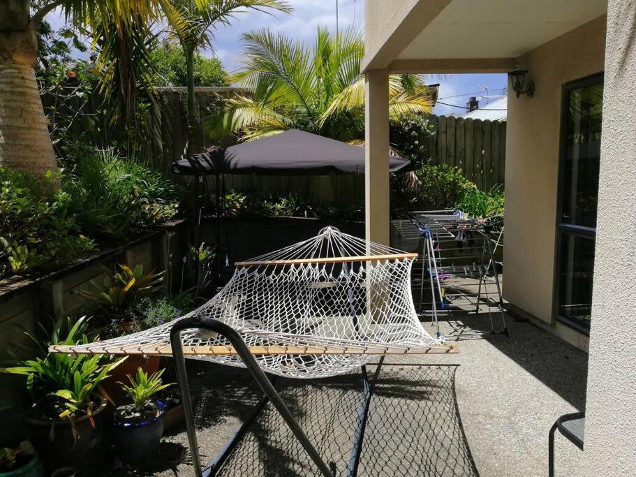 Double Room With Shared Bathroom Auckland Exterior photo